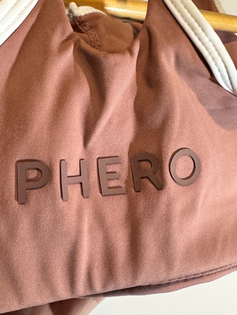 Dusty Rose V-Neck Contrast Trim Sports Bra - Picture 3 of 6